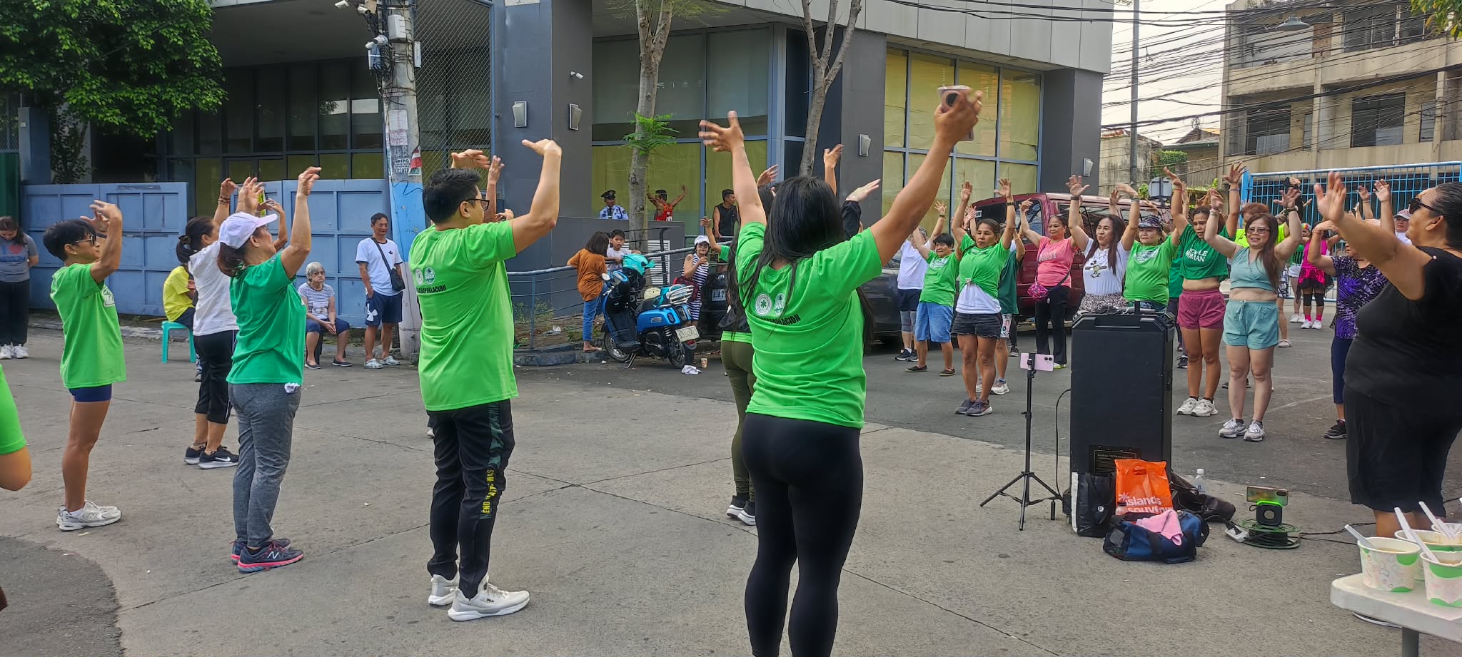 Zumba at Kapihan para sa Poblacion